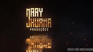 Fui gravar na hidro e pedi pro meu namorado colocar o plug no meu cuzinho - Mary Jhuana