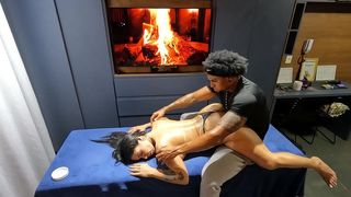 MORENA SAFADINHA NO COMANDO DE UMA NOITE INTENSA COM AS AMIGUINHAS