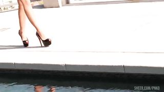 The Blondie Girl Desires To Be Beside A Man Who Knows How To Fuck Her