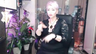 Wet holes of a mature cocksucker-wife and hard fucking close-up! One of the best Russian mature couples! Learn to fuck from your parents, guys!