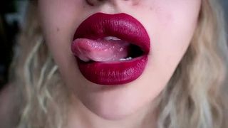 MY STEPSISTER IS DREAMING SUCKING HER BOYFRIENDS COCK, WHEN SHE OPENS HER EYES SHE WILL BE SURPRISED