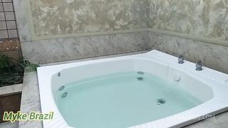 Contratei uma acompanhante Boliviana ela transa muito me deu o cuzinho e tomou leite na boca gostoso