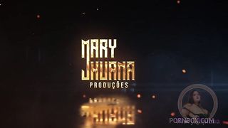 Bbw exibida no banho coloca consolo no cuzinho - Mary Jhuana