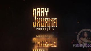 Bbw exibida no banho coloca consolo no cuzinho - Mary Jhuana