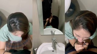 KESEMPATAN SELINGKUH DENGAN BINOR DI TOILET , ISAP KONTOL SAMPAI CROT DIMULUT