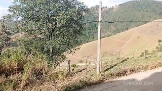 Gostosa publicou video fazendo sexo em troca de dinheiro publico com deputado