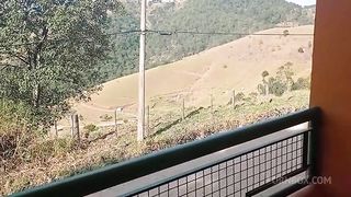 Gostosa publicou video fazendo sexo em troca de dinheiro publico com deputado