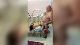 LORA DE 19 ANOS ADORA GOZAR MUITO COM ESSE COROA BONDOSO