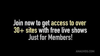 Horny HouseWife Shanda Fay Has A Cock In Her Juicy Butthole!