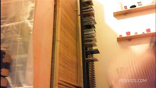 Extreme video pee spitting deeptroath