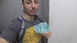 Dinnigata recebe rapaz para massagem e acaba levando no rabo