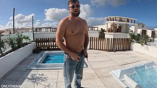 PEE DESPERATION IN THE HOT TUB