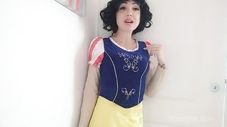 Chantal Channel as a great piggy Snowhite