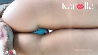 Sexo apaixonado na piscina e no hotel... a morena gostosa leva seu tatuado do pau grande a loucura!