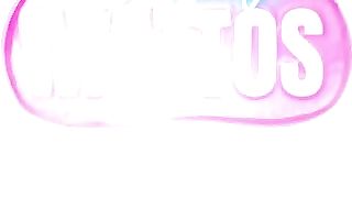 Eu canto na balada e a puta da minha mulher fode com todo mundo no swing