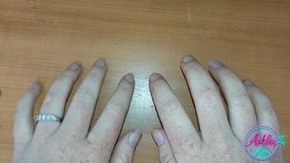 ASMR FINGERNAIL TAPPING!