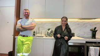 EL FONTANERO VIENE A CASA Y TERMINO CON SU POLLA EN MI BOCA- YASMINA KHAN