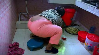 MOROCCO BIG ASS MUSLIM MAID FROM IRAN, COOKING IN KITCHEN AND TRY TO SEDUCES BOSS FOR FUCKING - BIG ASS AND HUGE BOOBS