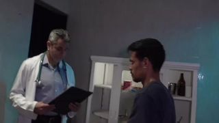 DOUTOR SACANA ATENDE SEUS PACIENTE E ACABA CHUPANDO E DANDO PARA OS CARAS E ELES SAI FELIZES DO SEU CONSULTORIO