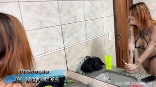 A novinha Penny Wise apostou com Jr Doidera no Fla x Flu que vai dar o cu se o Flamengo ganhar ou vai deixar ele no cheirinho pegando outra gata se o Fluminense ganhar