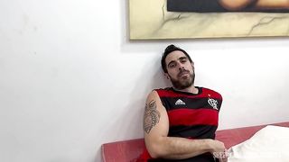 A novinha Penny Wise apostou com Jr Doidera no Fla x Flu que vai dar o cu se o Flamengo ganhar ou vai deixar ele no cheirinho pegando outra gata se o Fluminense ganhar