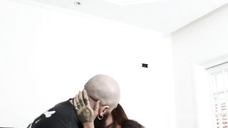 Foda com a gostosa tatuada, comi o cuzinho e ela engoliu toda porra!!