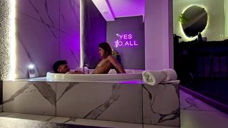 BEHIND THE SCENES IN THE MOTEL JACUZZI. MASTURBATION AND SEX