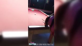 Aventuras da Nick para gozar com celular na mao - Na boate, no trabalho, na rua e no motel dando, sentando e gozando