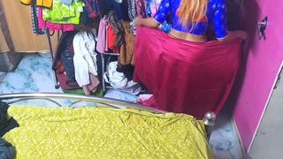 BHABI KISI DEVAR KE SATH CHUDWANE KE BAD ACHANAK PATIDEV GHAR AA GAYA AUR BHABI KI TEL NIKALI CHOD CHOD KE