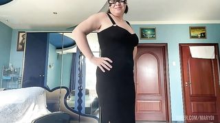 ANAL EXPANDER IN THE HAIRY ANUS OF A BEAUTIFUL WOMAN IN BLACK STOCKINGS AND BLACK DRESS. PREPARING THE GAPING ANUS, TRAINING THE ANUS, TO FUCK WITH A BIG COCK.