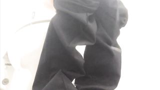 仕事中にムラムラして休憩タイムにト◯レに入ってパンツの中に手を入れてちゅくちゅくオナニーしてきました。