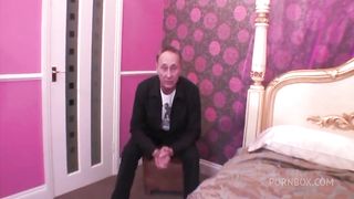 cougar whore fucke draw hi friends