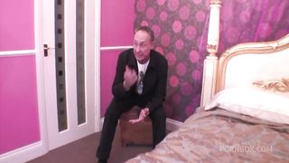 cougar whore fucke draw hi friends