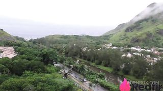 Putaria no hostel 69 com duas safadas liberando o cuzinho no pelo Part 1