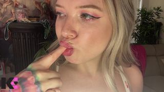 MAKING A MEAL OUTTA YOU & GUMMIES: EXTREME MOUTH & UVULA POV