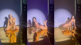 MODEL GIVES PHOTOGRAPHER A ROCK HARD BONER SHAKING HER ASS