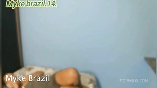 Levei uma mulher carioca para minha casa ela e uma atendente de luxo ela atende muito bem ela tem um rabo.bem gostoso ela pediu letinho na boca