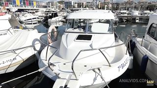 Mi cunado y la rubia guapa follan en el monte.