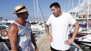 Mi cunado y la rubia guapa follan en el monte.