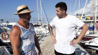 Mi cunado y la rubia guapa follan en el monte.