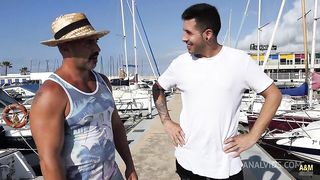 Mi cunado y la rubia guapa follan en el monte.