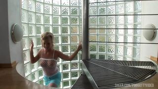 Kyra Banks Lets Her Ass Take Not One But Two Cocks