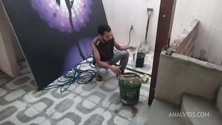 Maridao saiu e a vivi deu o cu ao pedreiro!