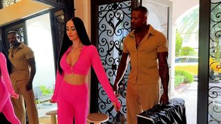 JASON LUV V VIOLET VOSS. STUNNING BABE PUSSY STRETCHED BY THE MASSEUSE