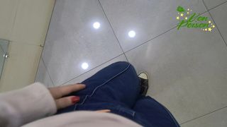 COMPILADO DE CENAS: CLOSE FAZENDO XIXI EM LUGARES ALEATORIOS