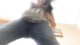 BIg ass houswife in sexy jeans fingering wet chubby pussy untill hard orgasm