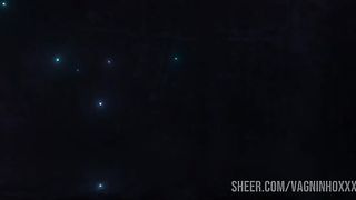 Parodia Clic a gente so queria assistir mais um joguinho, mas ela nao parava de falar e num clic stop de controle remoto, tudo foi resolvido numa foda anal intensa e e claro que perdemos o jogo!