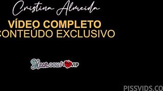 Lambendo Cuzinho em um beijo grego e Levando mijada na boca pela primeira vez | Pissing 4