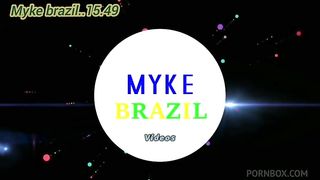 Eu fui a um motel encontrar com uma modelo eu sou muito fa dela entao agente se conheceu e rolou um clima com sex muito gostoso