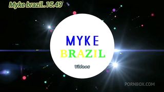 Eu fui a um motel encontrar com uma modelo eu sou muito fa dela entao agente se conheceu e rolou um clima com sex muito gostoso